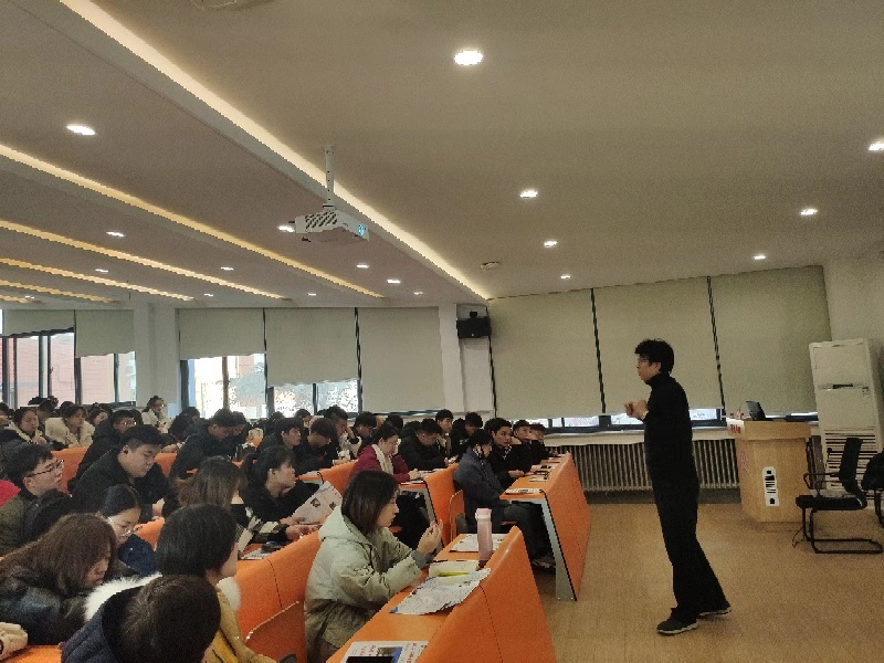 看球组织“中加班”专升本、本升硕项目专题宣讲会