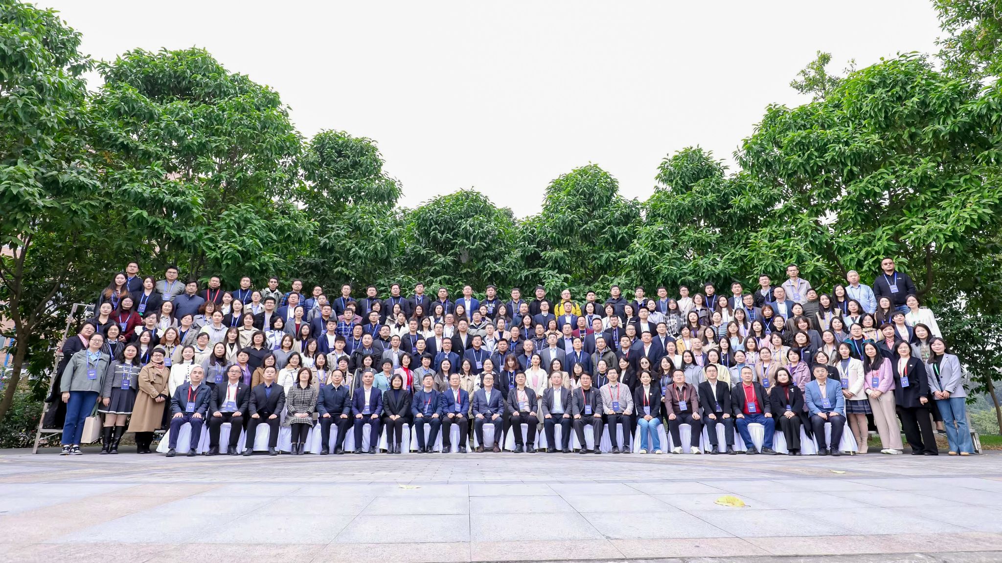 看球参加中外合作办学党建与思政育人高质量发展论坛