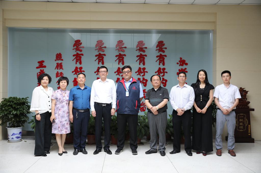 泰国曼谷吞武里大学与马来西亚世纪大学访问看球
