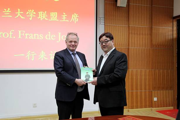 说明: 说明: http:/__local/8/C1/97/571DC6B1B9AD08FBD3C578E45FA_D76629EA_15E87.jpg?e=.jpg