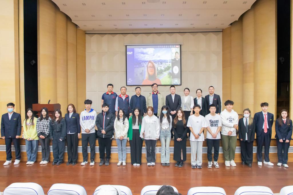 看球举办中外合作办学项目新生见面会